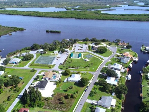 3497  DISCOVERY DR ,PUNTA GORDA,33983 en Colombia - Amoblados.co