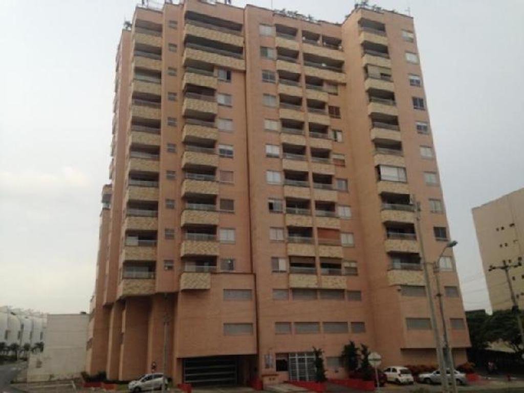 Miro Apartaloft frente a Centro Comercial Chipichape en Cali - Amoblados.co