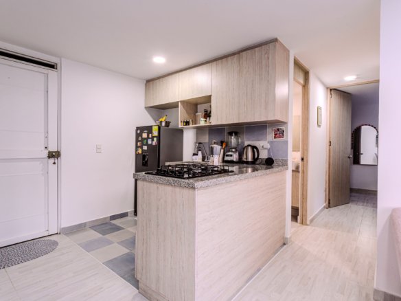 ACOGEDOR APARTAMENTO CON LINDA VISTA EN SABANETA CERCA DE MAYORCA MALL en Medellin - Amoblados.co