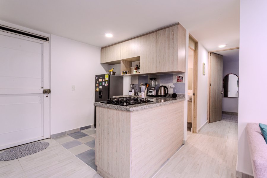 ACOGEDOR APARTAMENTO CON LINDA VISTA EN SABANETA CERCA DE MAYORCA MALL en Medellin - Amoblados.co