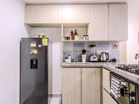 ACOGEDOR APARTAMENTO CON LINDA VISTA EN SABANETA CERCA DE MAYORCA MALL en Medellin - Amoblados.co