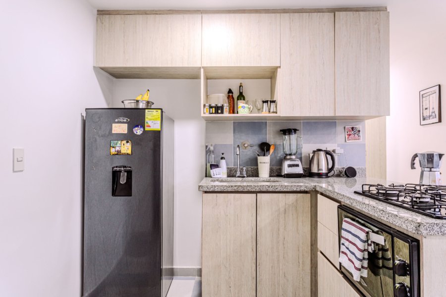 ACOGEDOR APARTAMENTO CON LINDA VISTA EN SABANETA CERCA DE MAYORCA MALL en Medellin - Amoblados.co