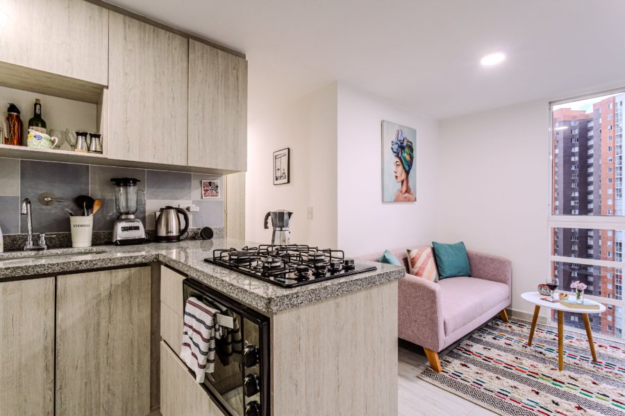 ACOGEDOR APARTAMENTO CON LINDA VISTA EN SABANETA CERCA DE MAYORCA MALL en Medellin - Amoblados.co