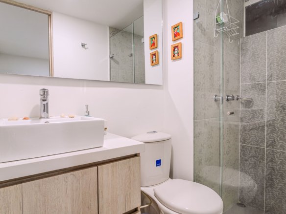 ACOGEDOR APARTAMENTO CON LINDA VISTA EN SABANETA CERCA DE MAYORCA MALL en Medellin - Amoblados.co