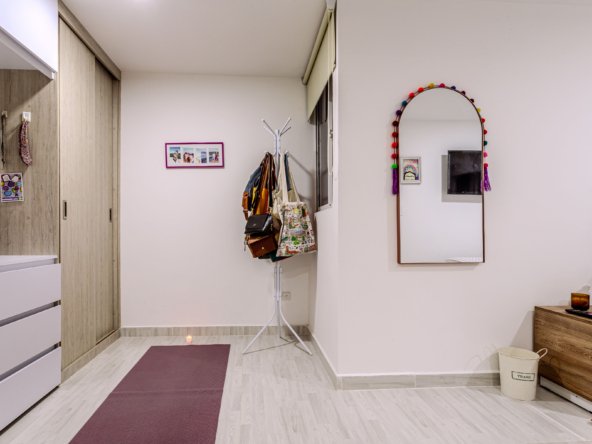 ACOGEDOR APARTAMENTO CON LINDA VISTA EN SABANETA CERCA DE MAYORCA MALL en Medellin - Amoblados.co
