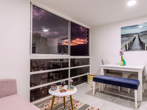 ACOGEDOR APARTAMENTO CON LINDA VISTA EN SABANETA CERCA DE MAYORCA MALL en Medellin - Amoblados.co