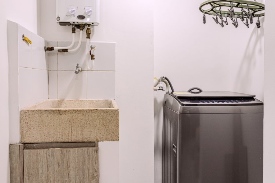 ACOGEDOR APARTAMENTO CON LINDA VISTA EN SABANETA CERCA DE MAYORCA MALL en Medellin - Amoblados.co