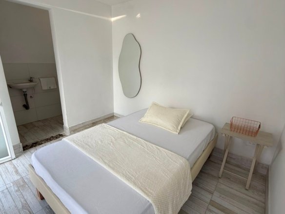 Ciudad Jardín Casa Amoblada con Piscina 5Hab en Cali - Amoblados.co