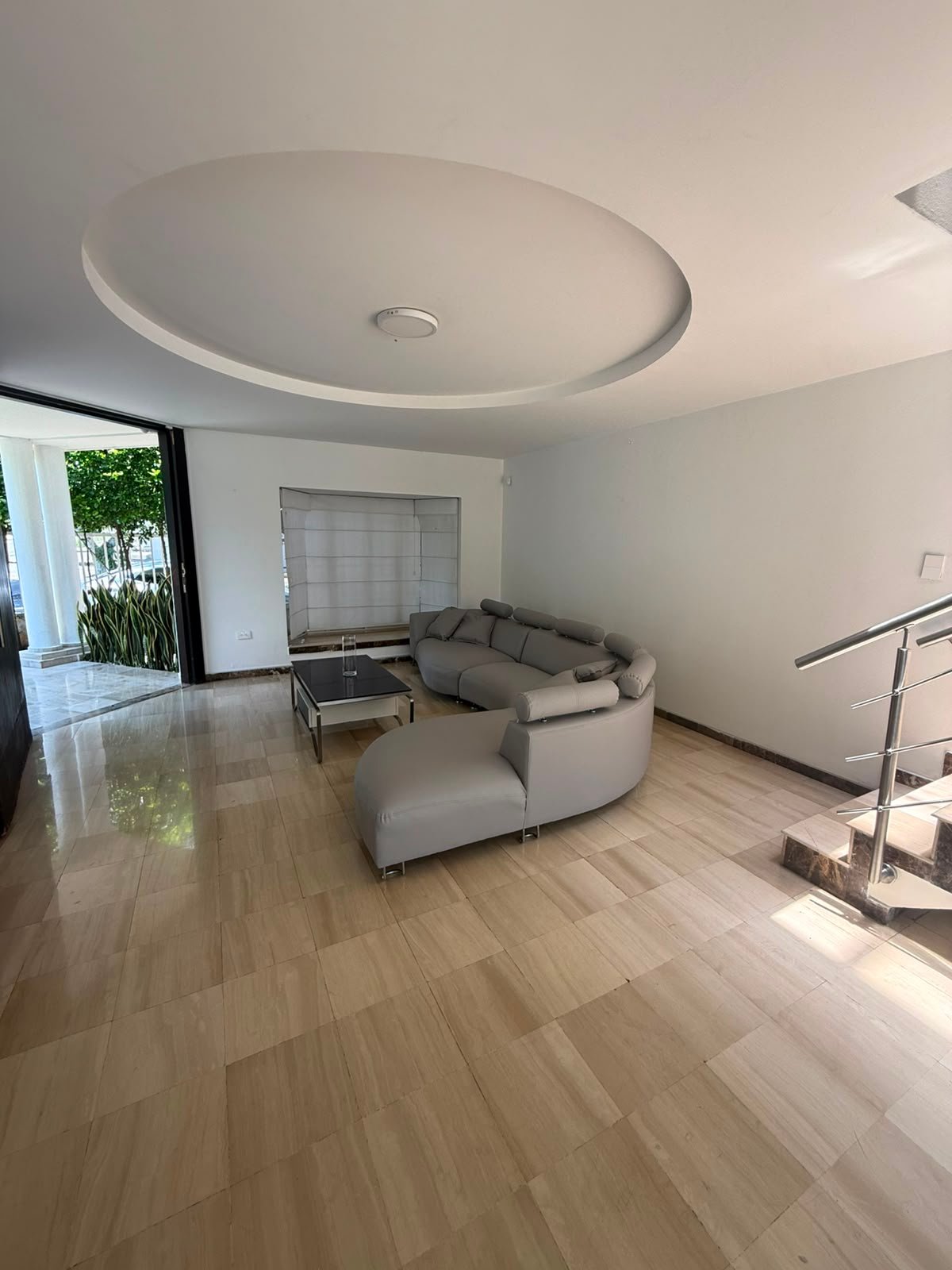 Ciudad Jardín Casa Amoblada con Piscina 5Hab en Cali - Amoblados.co