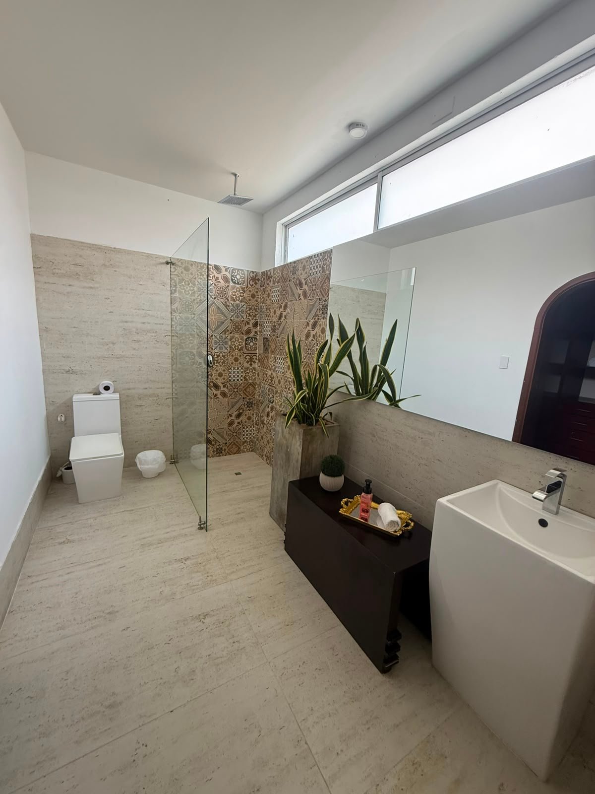 Ciudad Jardín Casa Amoblada con Piscina 5Hab en Cali - Amoblados.co