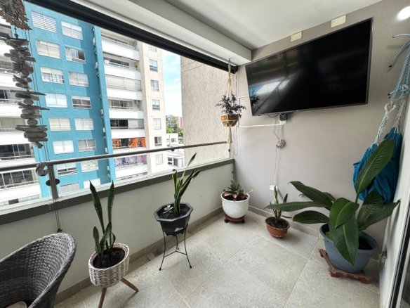 Balcón terraza panorámico con hamaca en Olivenza La Flora Cali