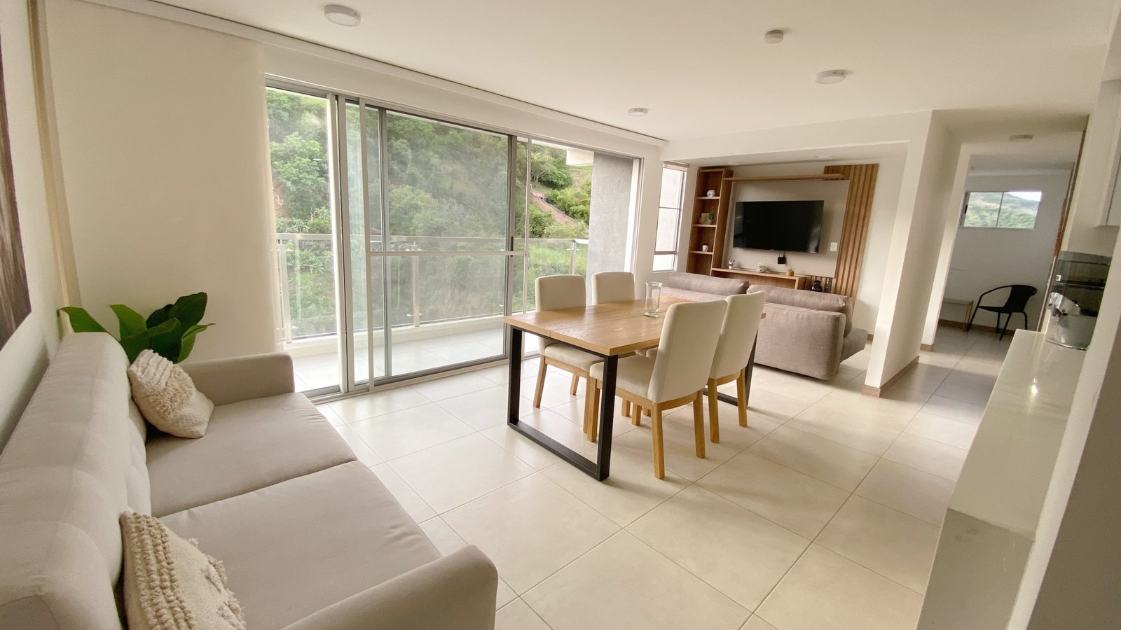 Menga Apartamento 2 Habitaciones – Avenida 9 Norte # 56N 140 en Cali - Amoblados.co