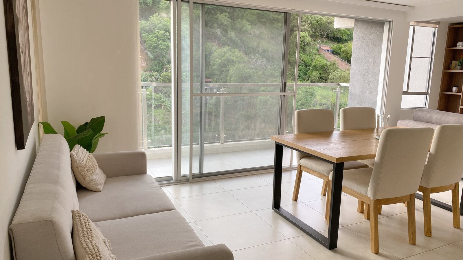 Menga Apartamento 2 Habitaciones – Avenida 9 Norte # 56N 140 en Cali - Amoblados.co