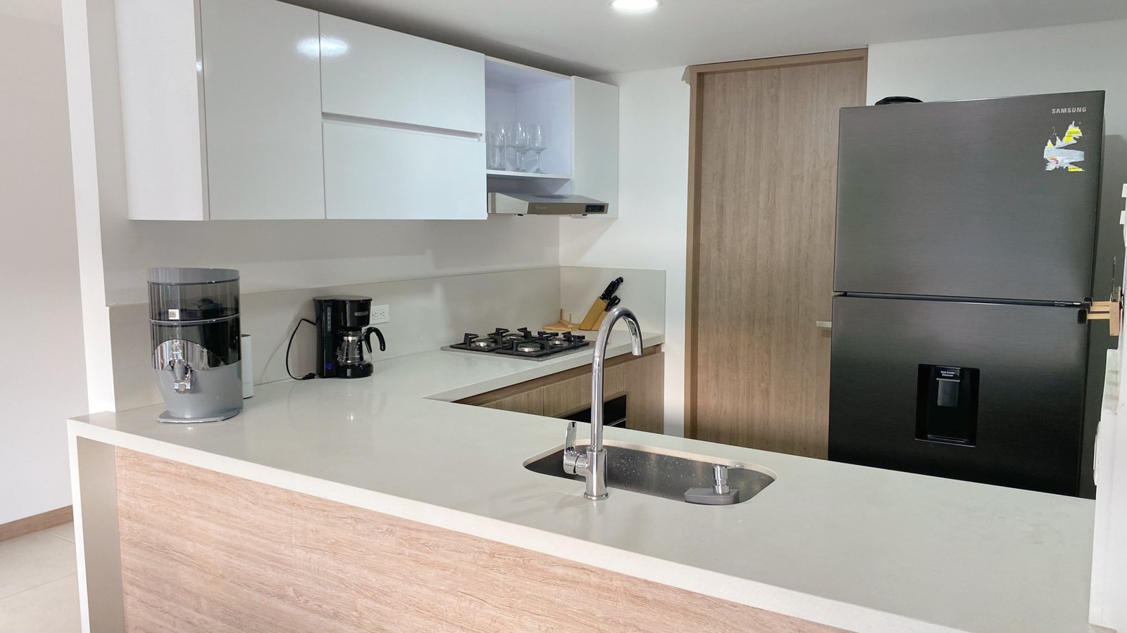 Menga Apartamento 2 Habitaciones – Avenida 9 Norte # 56N 140 en Cali - Amoblados.co